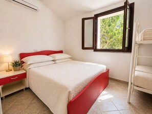 3 bedrooms, WiFi, bed sheets