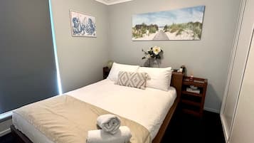 3 bedrooms, desk, travel cot, free WiFi
