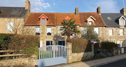 House, Saint Pair sur Mer, 6 rooms, garden, close to the sea, beach 800m away.