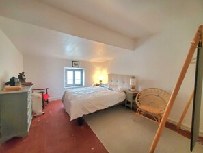 3 bedrooms, iron/ironing board, travel cot, WiFi
