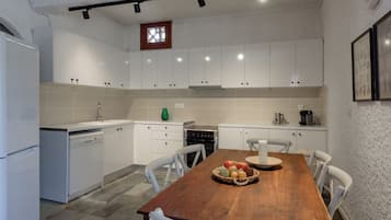 Geladeira, fogão, cooktop, lava-louças