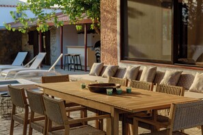 屋外ダイニングエリア