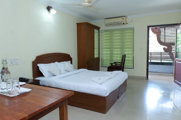 Deluxe Double Room - Hotel Lumiere (Ambalapuzha)
