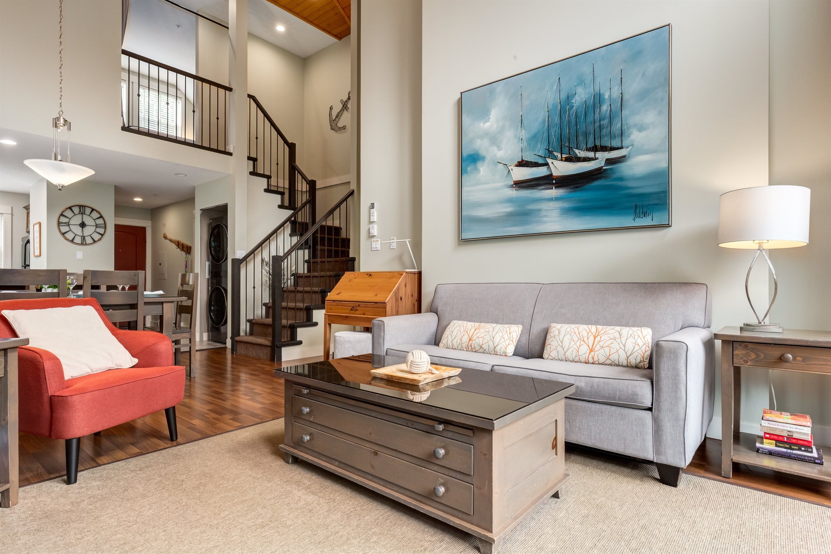 スマートテレビ、暖炉、書庫