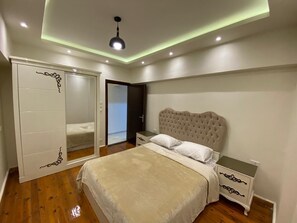 2 bedrooms, WiFi, bed sheets - Alexandria Luxury Apartments Gleem 1 Direct Sea View (الإسكندرية)