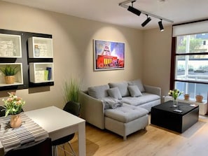 Smart TV, books, stereo - Little King - Apartment in City Centre (Bochum)