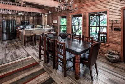 Seclusive ranch house with pond.
