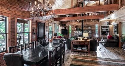 Seclusive ranch house with pond.