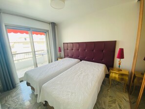 1 bedroom, iron/ironing board, internet, bed sheets