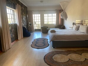 4 bedrooms, iron/ironing board, Internet, bed sheets