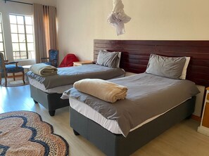 4 chambres, fer et planche à repasser, accès Internet, draps fournis