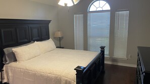 Room - Cozy and quiet neighborhood a minutes from shopping (Garland)