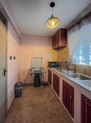 Kühlschrank, Mikrowelle