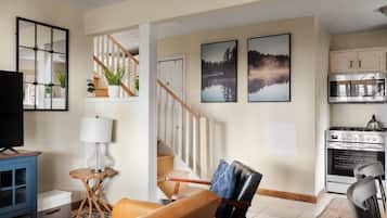 Télévision, livres, espaces bureaux