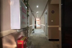 Interior - 100 Inn (Wuhan Optics Valley Geoscience University) (Wuhan)