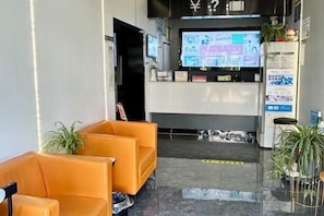 Lobby lounge