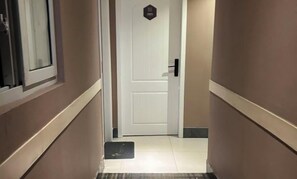 Interior - 100 Inn (Wuhan Optics Valley Geoscience University) (Wuhan)