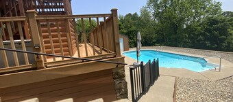 Quiet, Cozy Paoli Cabin Overlooking a Nice Pond