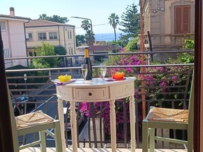 Apartamento, vistas a la ciudad | Balcón