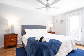 3 Schlafzimmer, Schreibtisch, Bügeleisen/Bügelbrett, Reisekinderbett