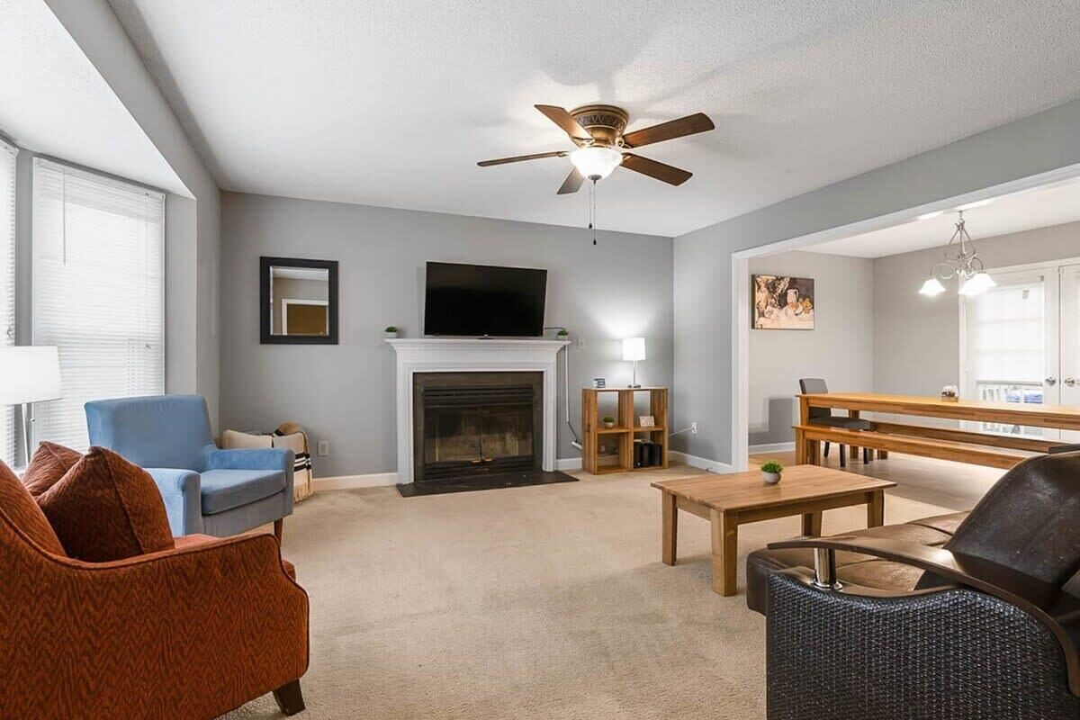 Near Parks, Trails, & Downtown! Raleigh Retreat