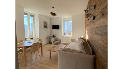 L'Augustine Saint-Avre, appartement de charme de 45m² avec spa et vue montagne