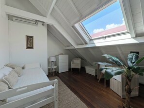 2 bedrooms, in-room safe, desk, iron/ironing board - Orient blue seaview, the sea less than 50m away! (Collectivité de Saint-Martin)