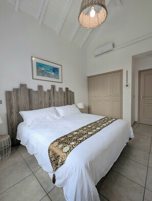 2 bedrooms, in-room safe, desk, iron/ironing board - Orient blue seaview, the sea less than 50m away! (Collectivité de Saint-Martin)