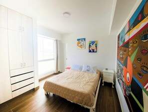 2 室のベッドルーム、アイロン / アイロン台、WiFi (無料)、ベッドシーツ