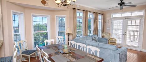 Villa, varias habitaciones | Restaurante al aire libre