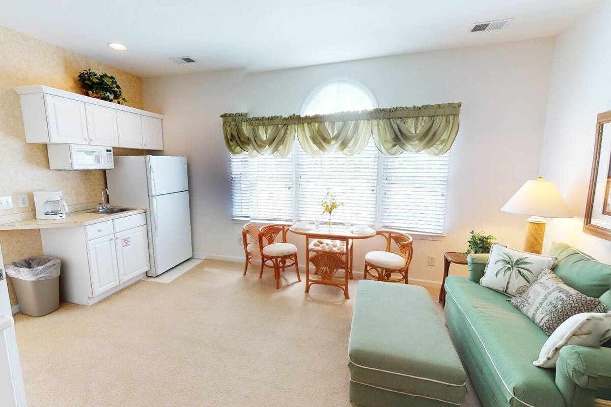 Condo, 2 Bedrooms | Interior