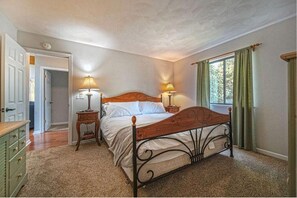 3 bedrooms, free WiFi, bed sheets