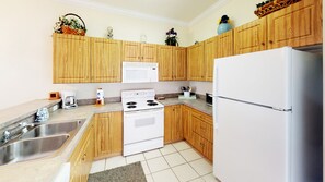 公寓客房, 3 間臥室 | 私人廚房 | 電冰箱、烤箱、咖啡機/沖茶器、烤麵包機