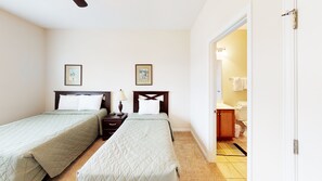 Condo, 2 Bedrooms | 3 bedrooms, individually decorated, individually furnished, free WiFi