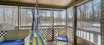 Eagles Nest At Heron Hill Retreat Hot Tub on Lake!