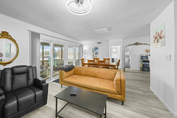 Smart TV, fireplace, video games, ping pong