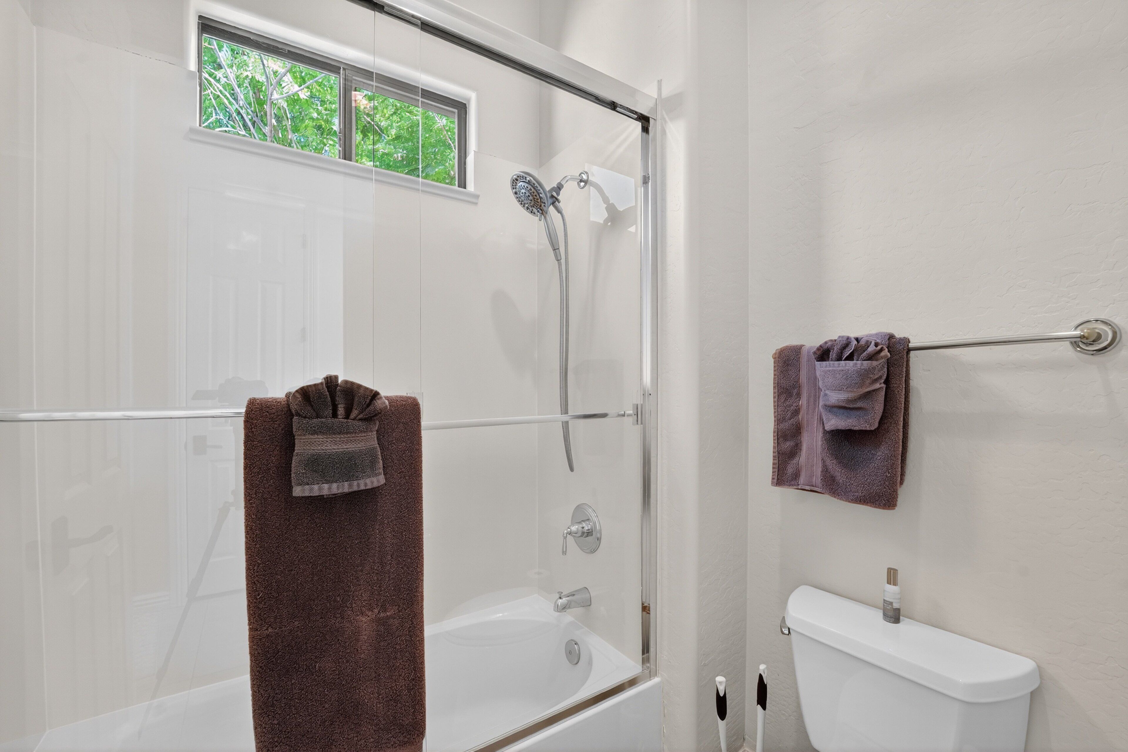 Studio | Bathroom | Towels, shampoo