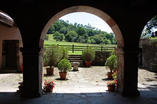 Historic manor estate near Comillas, minutes to beaches