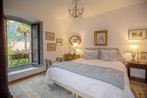 7 bedrooms, iron/ironing board, travel cot, free WiFi