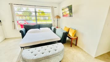 3 bedrooms, desk, iron/ironing board, travel crib