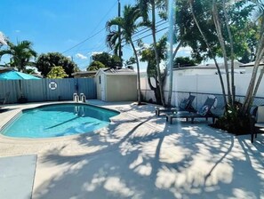 屋外プール、温水プール