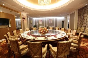 Restaurant - Tianju Caohai Holiday Hotel (Weining)