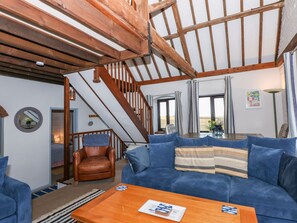 Cottage | Hall