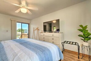 3 bedrooms, iron/ironing board, travel cot, free WiFi