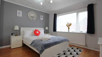 3 多间卧室、熨斗/熨衣板、旅行婴儿床、上网接入