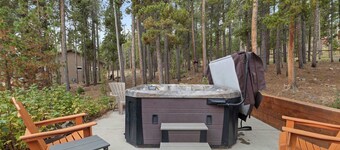 Private Mountain Escape w Hot Tub,Games &Views!