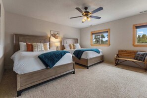 3 bedrooms, desk, iron/ironing board, travel cot