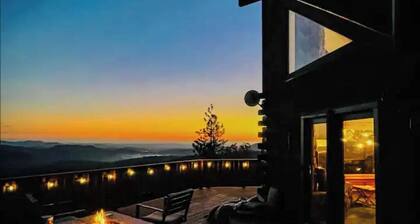Stunning Cabin with Great Views and blissful sunsets!