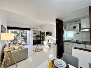 TV - VILAMOURA BLUE LAGOON WITH POOL by HOMING (Vilamoura)