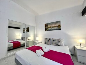 1 chambre, fer et planche à repasser, Wi-Fi gratuit, draps fournis